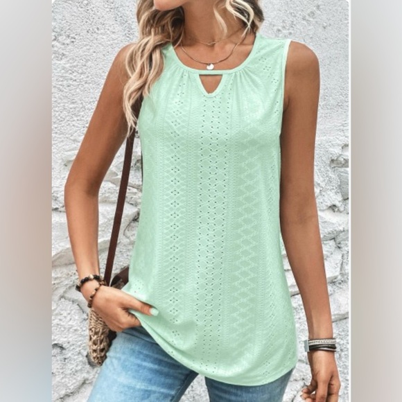 Tops - Mint Green Sleeveless Eyelet Top